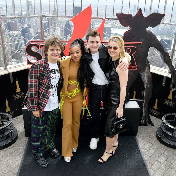 stranger things cast at empire state building